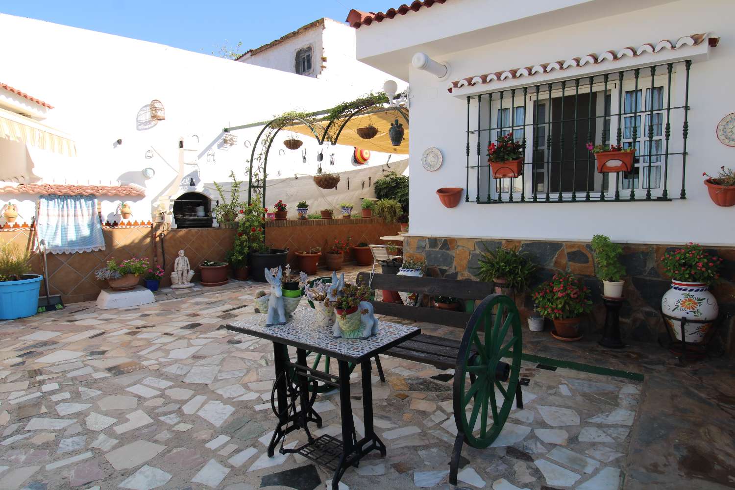 Beautiful rustic property in Santa Amalia