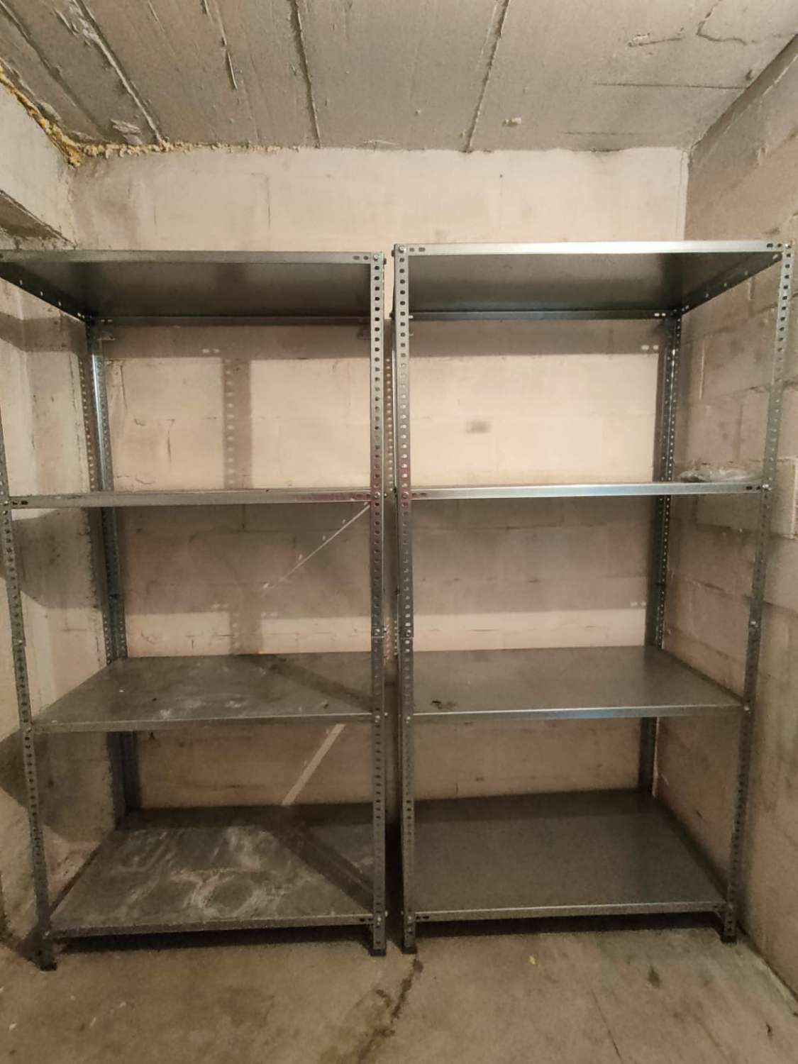 Storage room for sale in the center of town