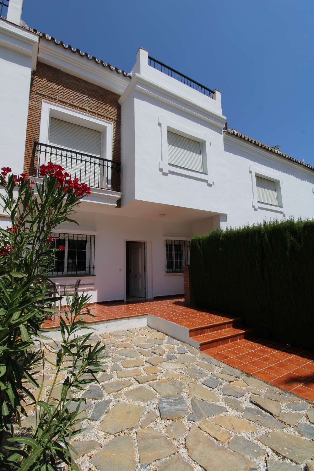 Beautiful semi-detached villa located in Lauro Golf