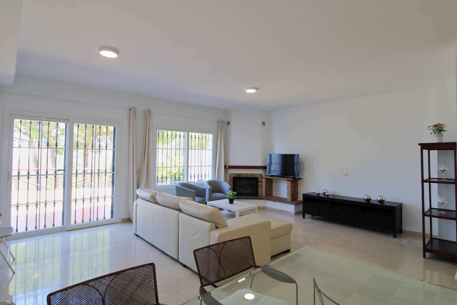 Beautiful semi-detached villa located in Lauro Golf