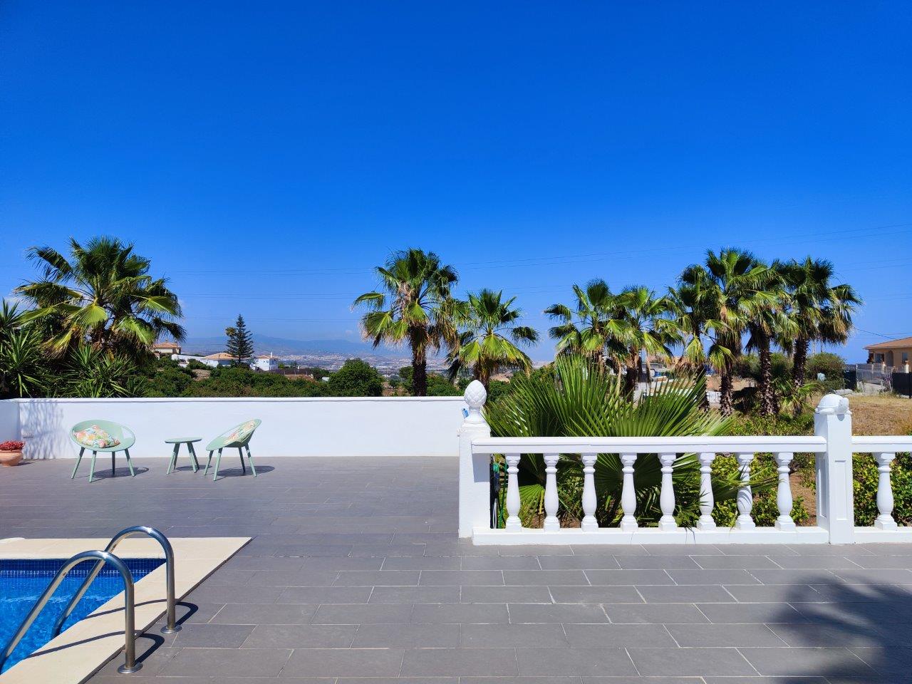 Fantastische einstöckige Villa mit herrlichem Blick auf das Tal und das Meer