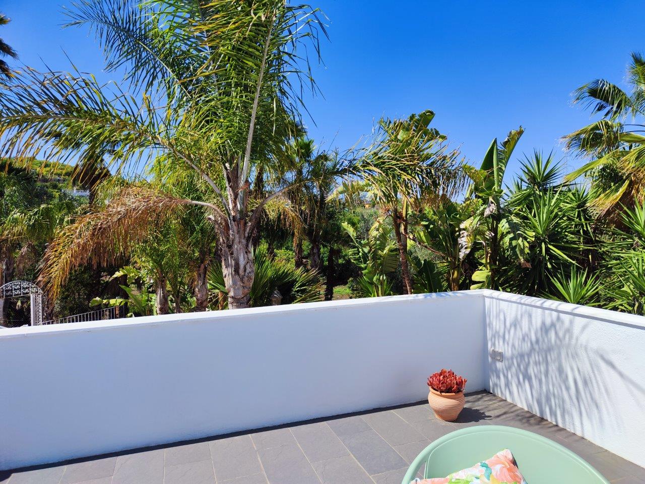 Fantastische einstöckige Villa mit herrlichem Blick auf das Tal und das Meer