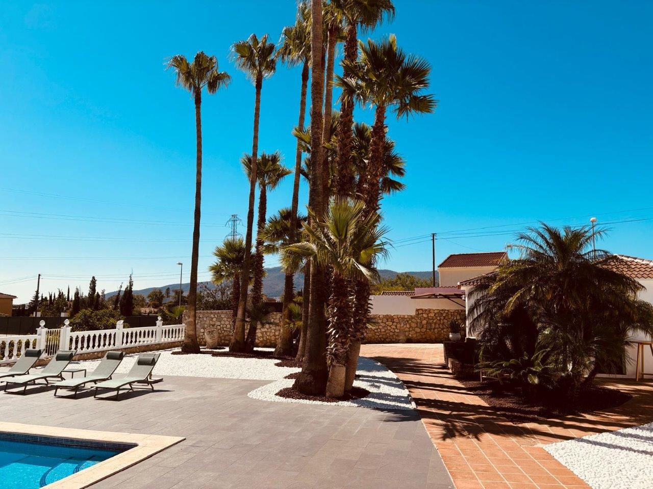 Fantastische einstöckige Villa mit herrlichem Blick auf das Tal und das Meer