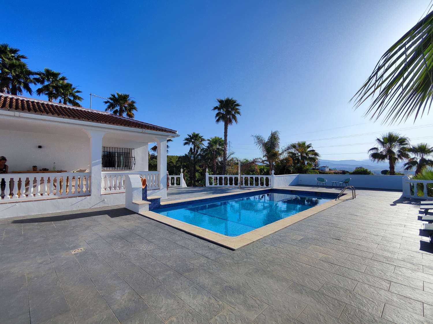 Fantastische einstöckige Villa mit herrlichem Blick auf das Tal und das Meer