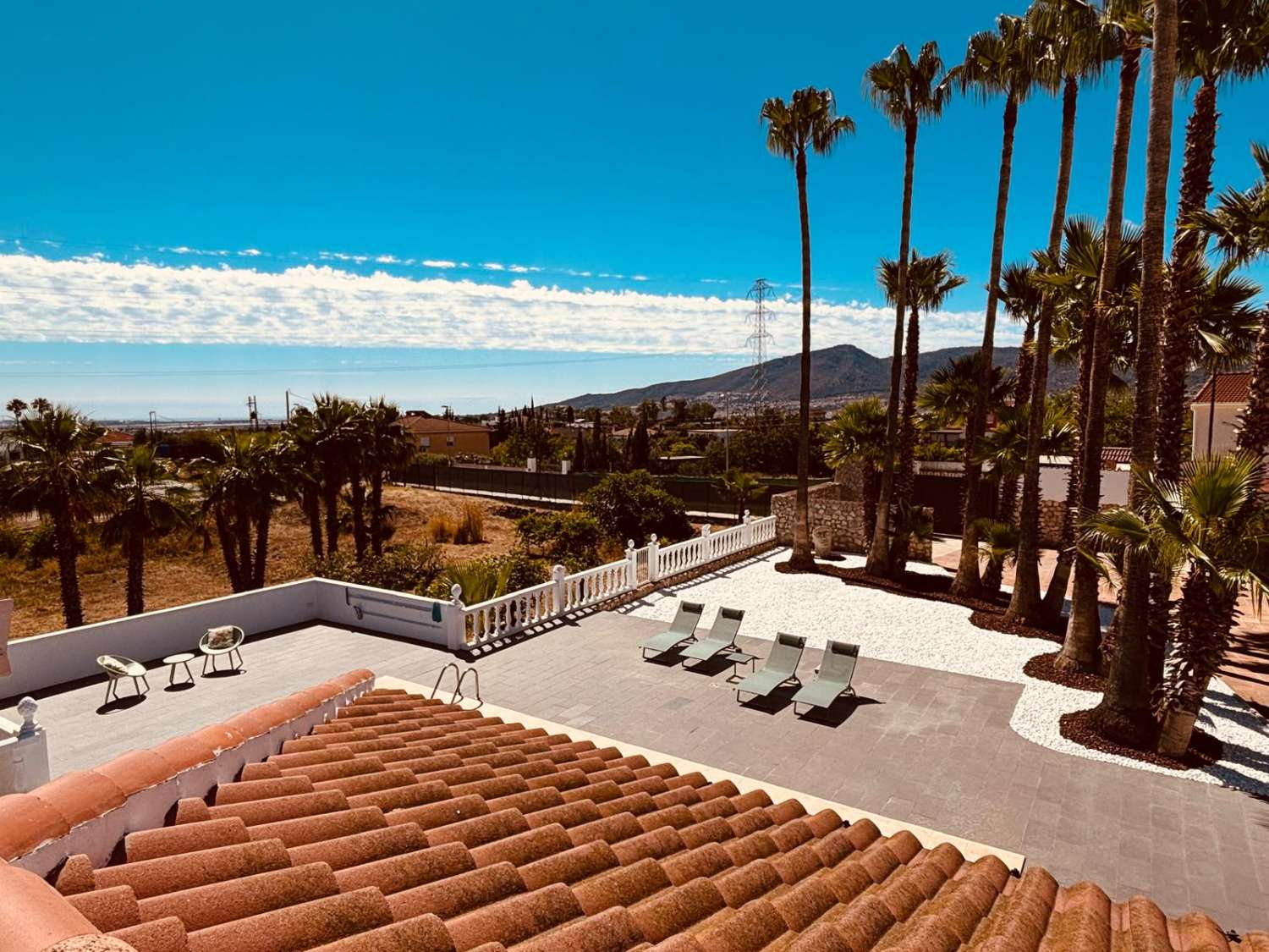 Fantastische einstöckige Villa mit herrlichem Blick auf das Tal und das Meer