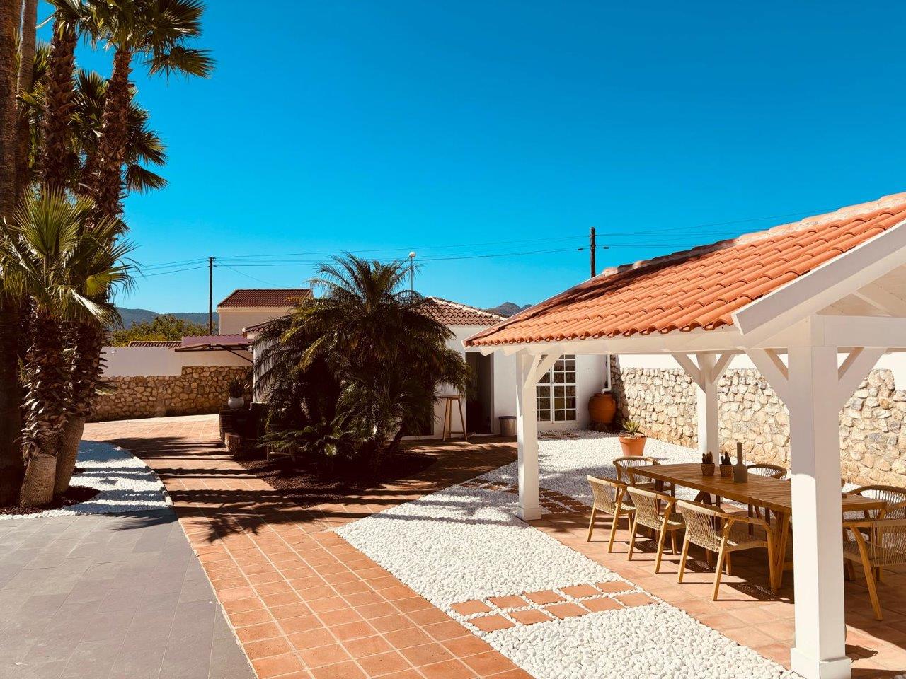 Fantastica Villa en una planta con Impresionantes vistas al valle y al mar